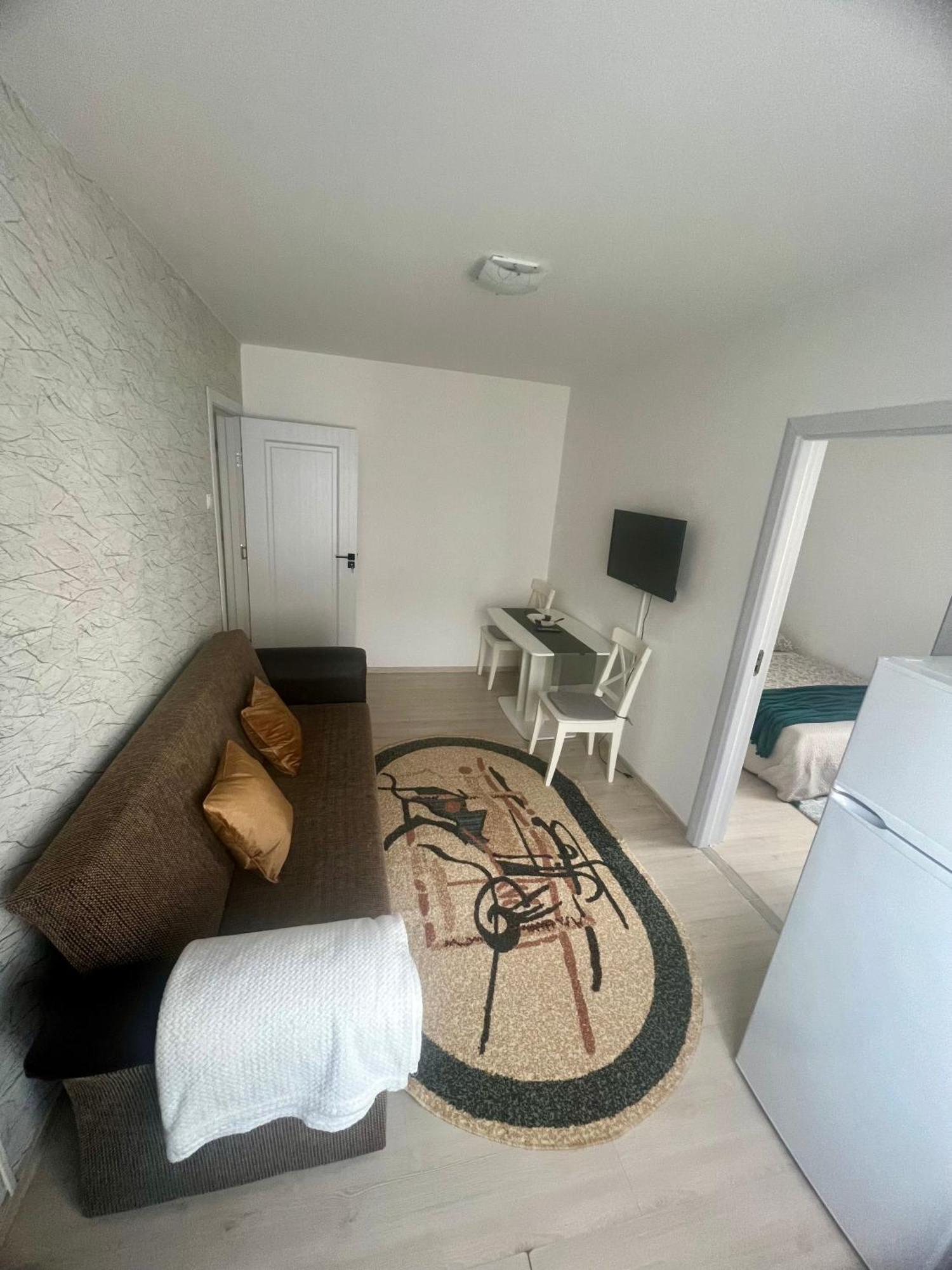 Apartament 2 *